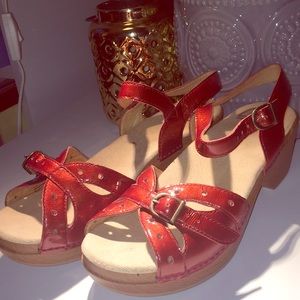 Dansko women’s sandals!